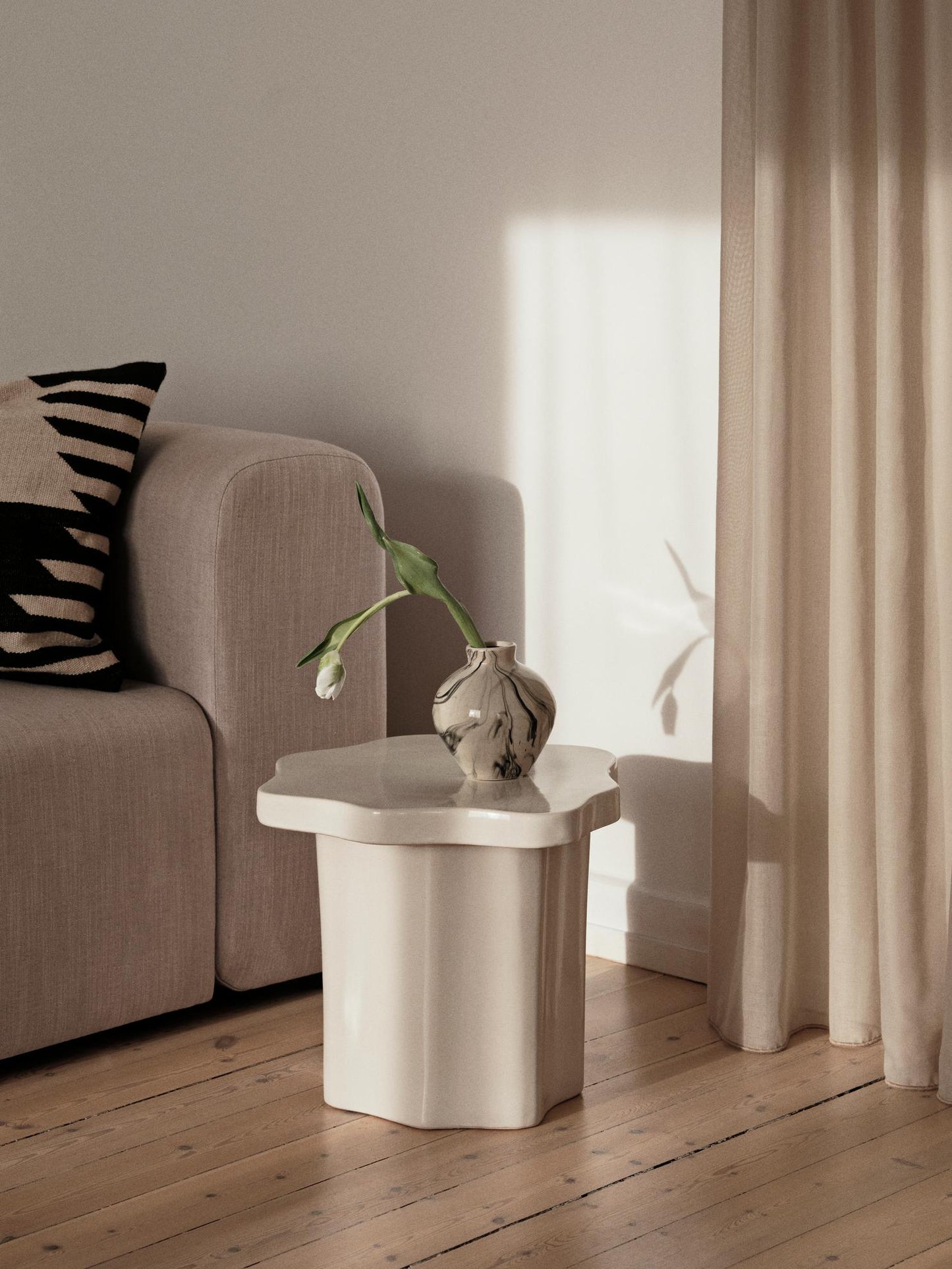 SONJA Table