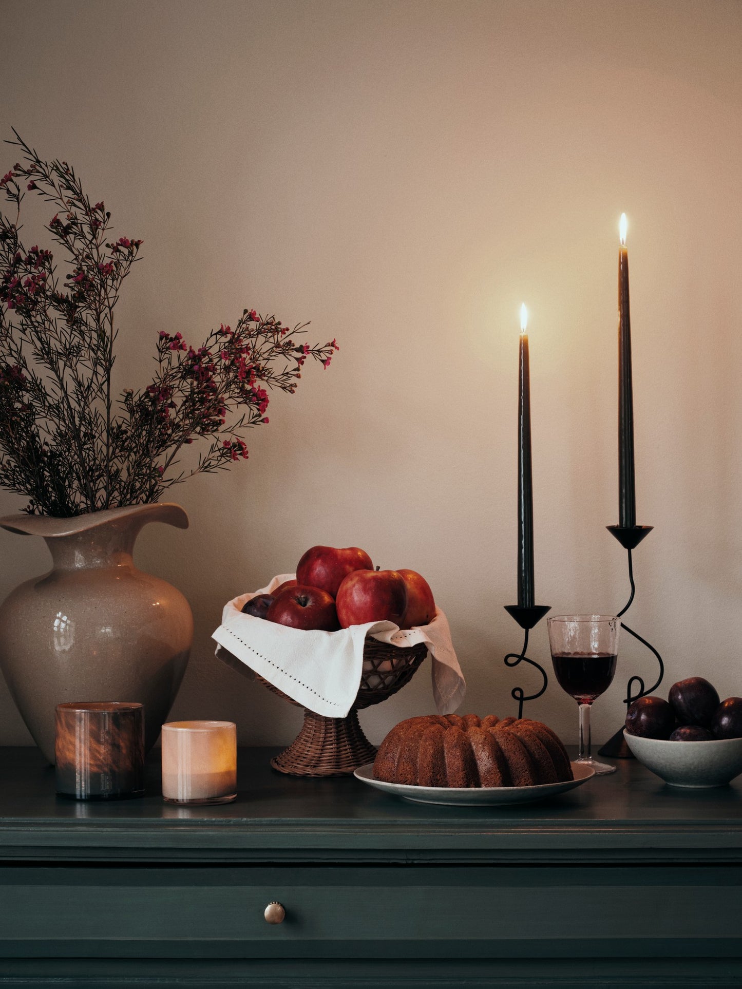 SMOOTH TAPER Glossy Candle Grape Leaf