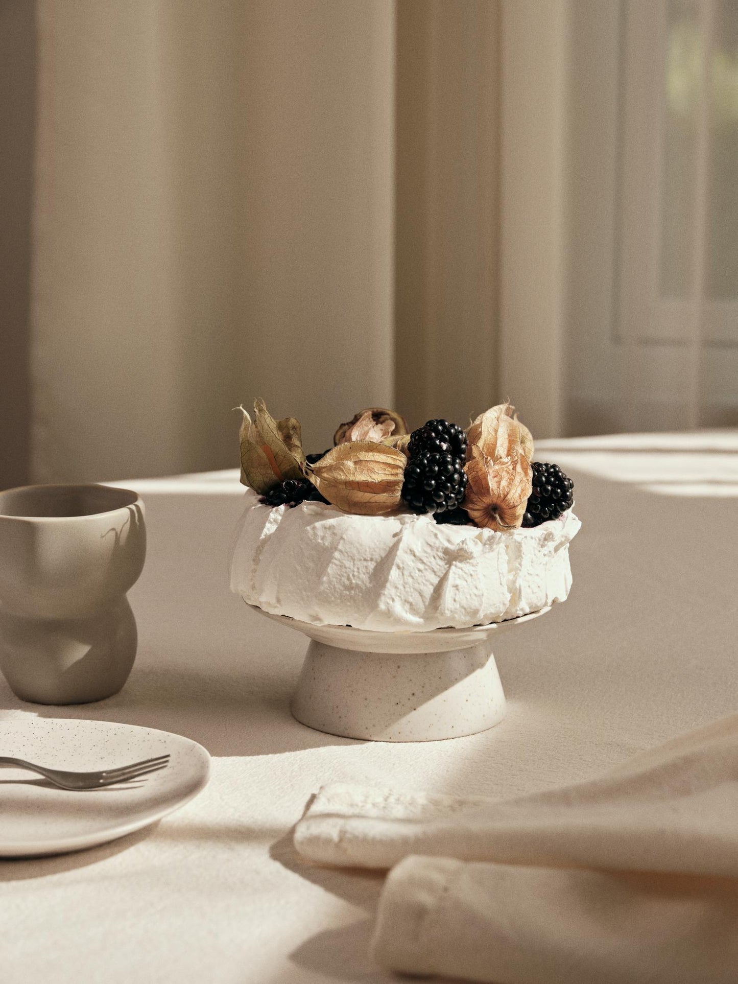 NORDIC SAND Personal Cake Stand