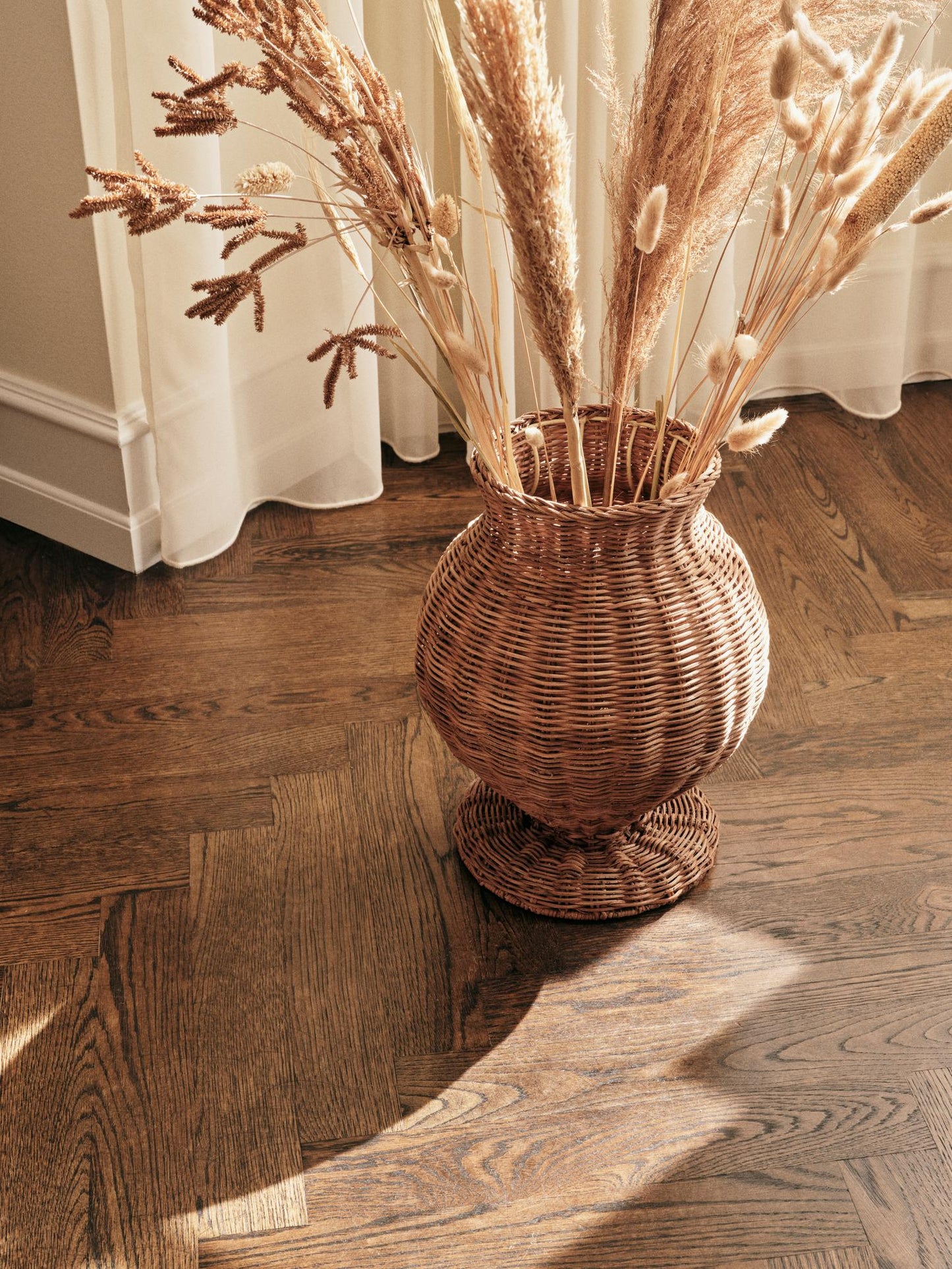 AMA Vase
