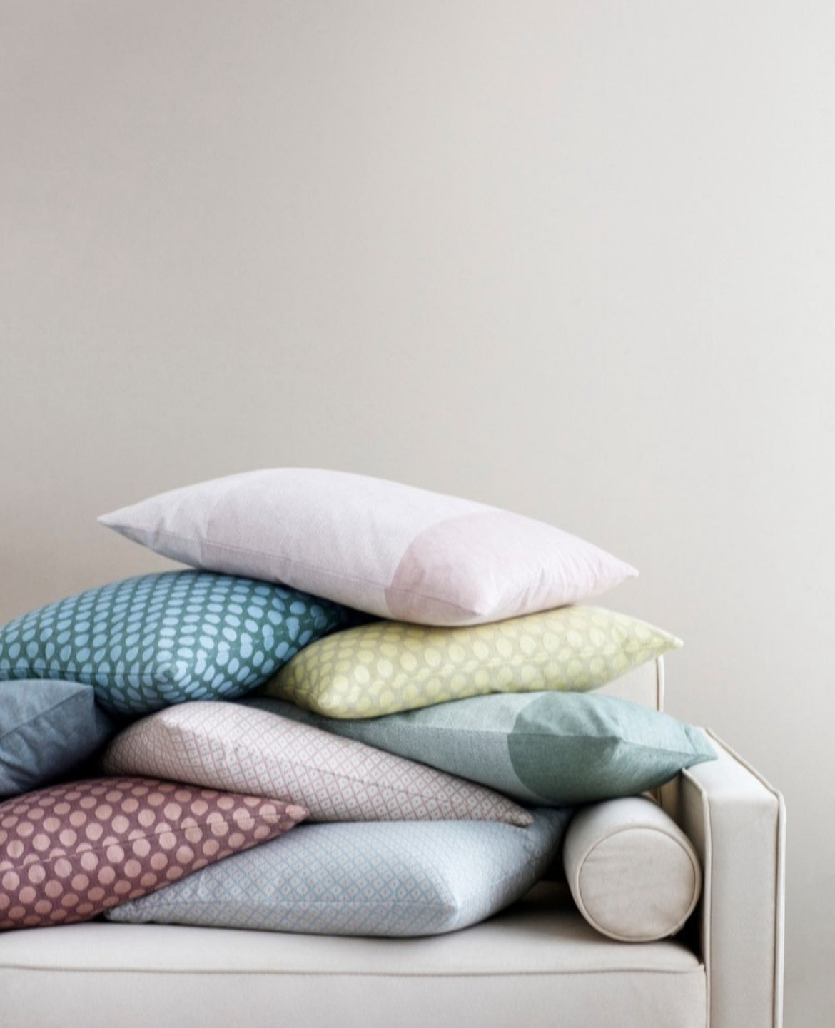 REVNA Cushion